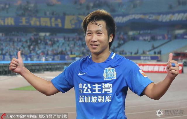 老友重逢 新友相聚15位演员齐亮相解锁造型场景细节《四海》的演员阵容充满惊喜，既有在韩寒导演经典作品中结缘的老友再重逢，也有首次合作的新朋友